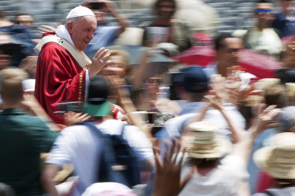 Papst Franziskus: Die katholische Kirche und auch Papst Franziskus sprechen sich immer wieder offen gegen die Gender-Theorie aus.