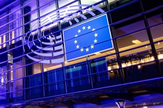 Das Gebäude des Europäischen Parlaments, aufgenommen am Tag der Europawahl.