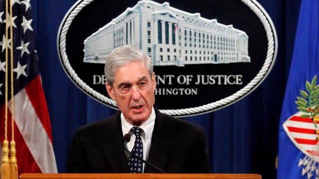 Robert Mueller: Der Sonderermittler hatte seine Arbeit Ende März abgeschlossen und Justizminister William Barr übergeben. Robert Mueller: Der Sonderermittler hatte seine Arbeit Ende März abgeschlossen und Justizminister William Barr übergeben.