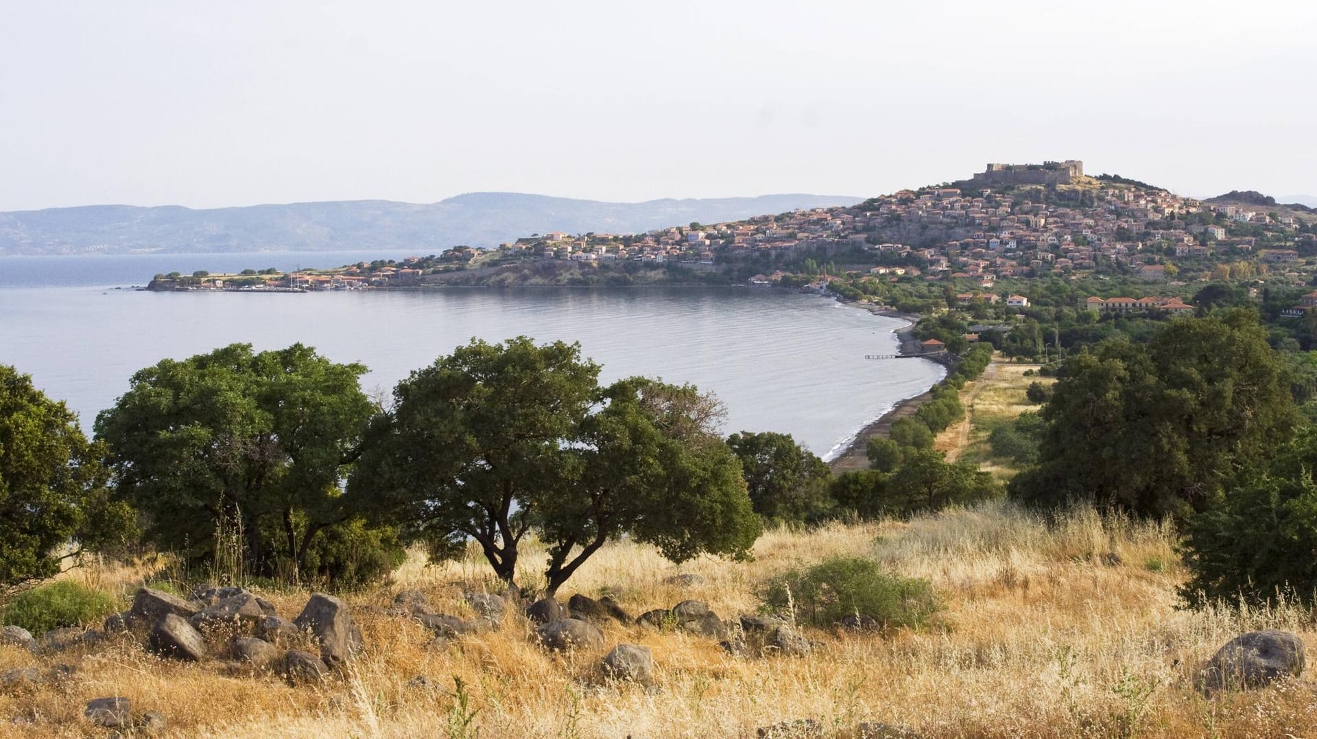 Bucht auf Lesbos: Seit Beginn des Jahres haben rund 9.700 Migranten versucht, von der türkischen Ägäisküste die griechischen Inseln zu erreichen. (Symbolbild)