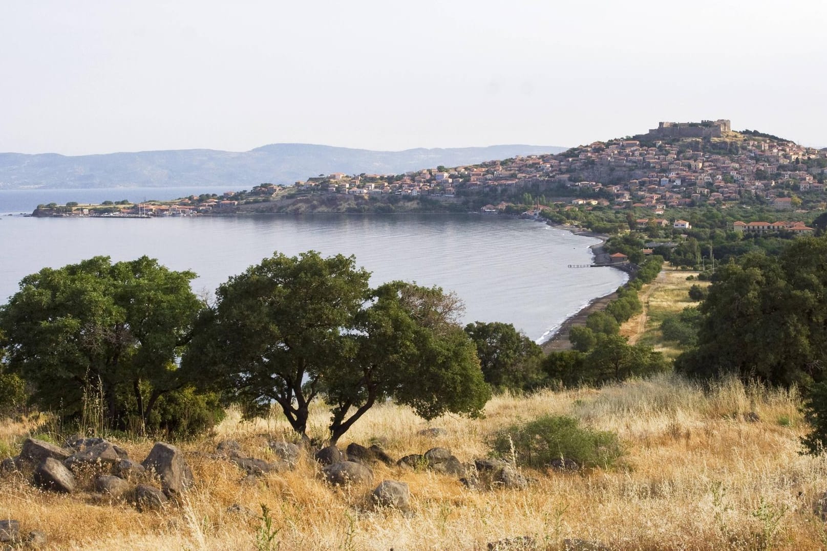 Bucht auf Lesbos: Seit Beginn des Jahres haben rund 9.700 Migranten versucht, von der türkischen Ägäisküste die griechischen Inseln zu erreichen. (Symbolbild)