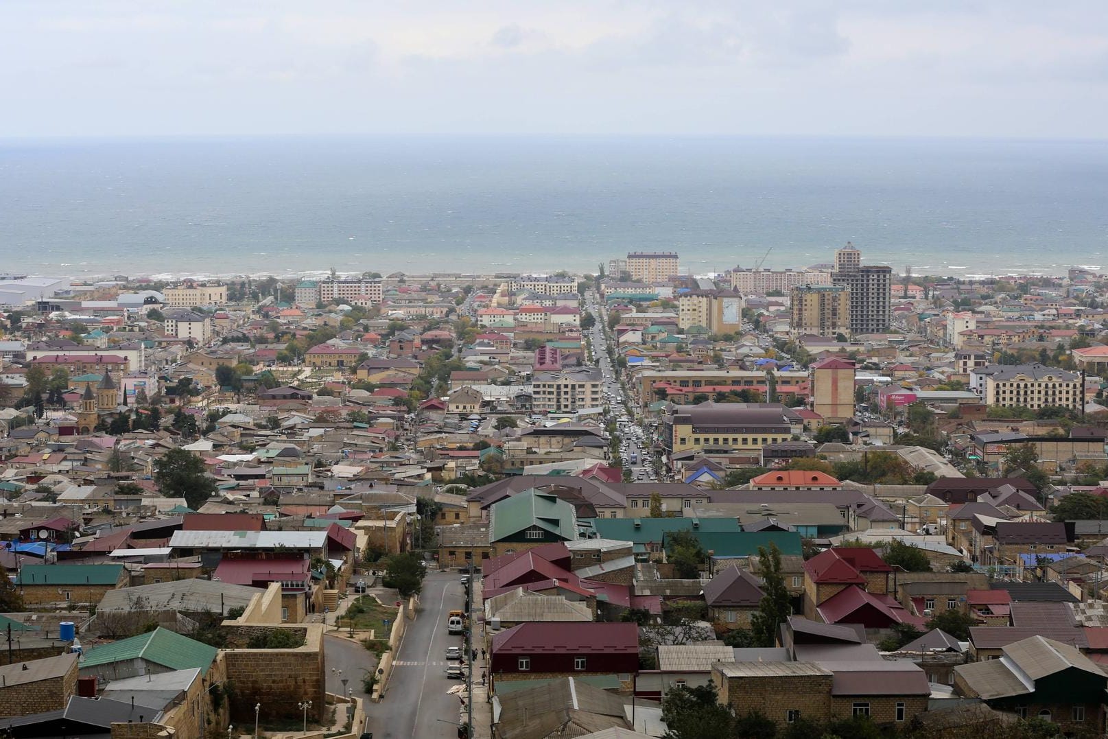 Blick über eine Stadt in Dagestan: Einer der verletzten Matrosen befindet sich in einem kritischen Zustand. (Symbolbild)