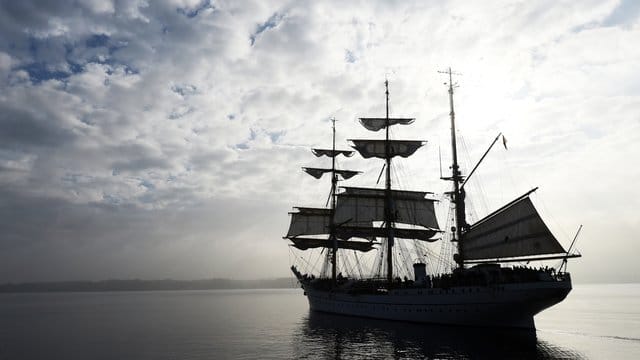 Im Fall der 2008 tödlich verunglückten "Gorch Fock"-Kadettin Jenny Böken wird wieder ermittelt. Im Fall der 2008 tödlich verunglückten "Gorch Fock"-Kadettin Jenny Böken wird wieder ermittelt.