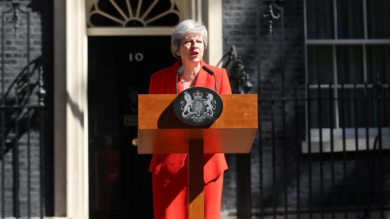 Theresa May vor 10 Downing Street bei der Ankündigung ihres Rücktritts: Die Torys suchen einen Nachfolger oder eine Nachfolgerin für May.