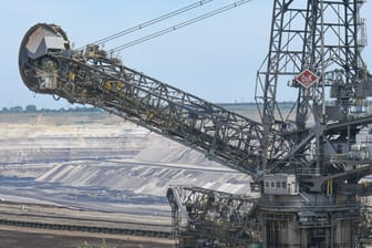 Braunkohletagebau Garzweiler: Ein Aktivist gibt an, dass RWE 50.000 Euro von ihm verlange.