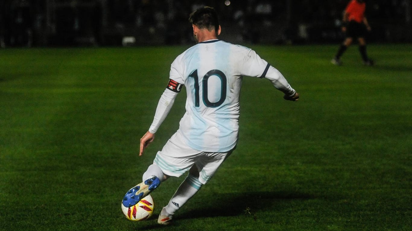 Superstar des Weltfußballs: Lionel Messi trägt sowohl in der argentinischen Nationalmannschaft als auch beim FC Barcelona die Nummer 10.