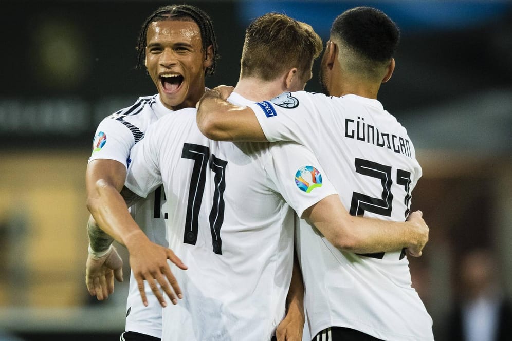 Acht Tore gegen Estland: (v. l.) Leroy Sané, Marco Reus und Ilkay Gündogan bejubeln ihre famose Leistung in der EM-Qualifikation.