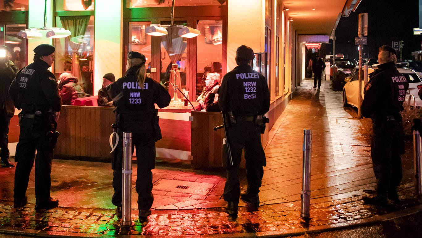 Razzia gegen eine Shisha-Bar in Bochum: "Wir haben den Aufenthaltsstatus von geflüchteten Menschen nicht konsequent geklärt und zu häufig weggeschaut." (Archivfoto)