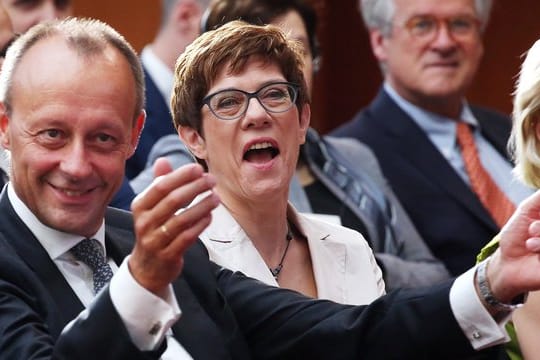 Friedrich Merz, Vizepräsident des Wirtschaftsrates der CDU, und CDU-Chefin Annegret Kramp-Karrenbauer bei der Deutsch-Amerikanischen Konferenz der Atlantik-Brücke in Berlin.