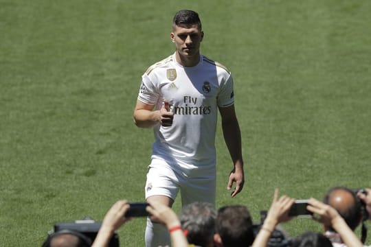 Luka Jovic im Trikot von Real Madrid.