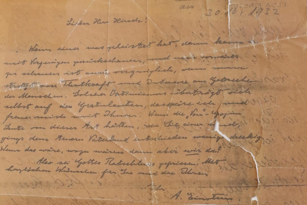 Der vermeintliche Brief von Albert Einstein: Die Jüdische Gemeinde München hatte den Brief im Jahr 2018 im Archiv zwischen alten Zeitungen gefunden.