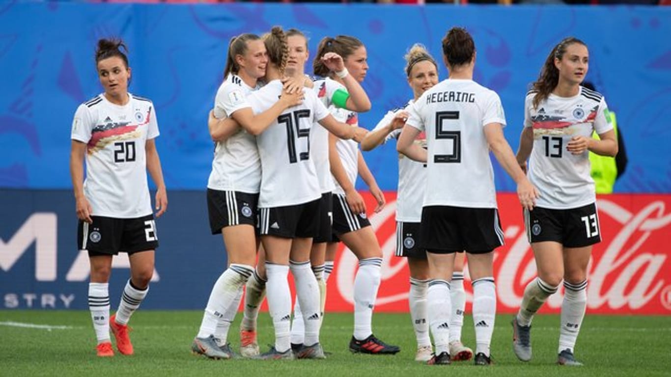 Nach dem Sieg über Spanien in Valenciennes geht es für die deutschen Nationalspielerinnen bei der WM weiter zum dritten Spiel in Montpellier gegen Südafrika.