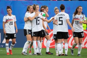 Nach dem Sieg über Spanien in Valenciennes geht es für die deutschen Nationalspielerinnen bei der WM weiter zum dritten Spiel in Montpellier gegen Südafrika.