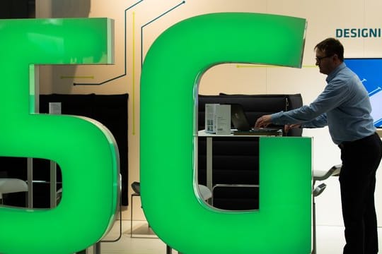 6,6 Milliarden Euro gehen für die Frequenzblöcke an den Staat - deutlich mehr als erwartet.