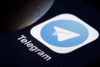 Das Logo von Telegram auf einem Smartphone: Betreiber des Messengerdienstes berichten von chinesischen Hackerangriffen.