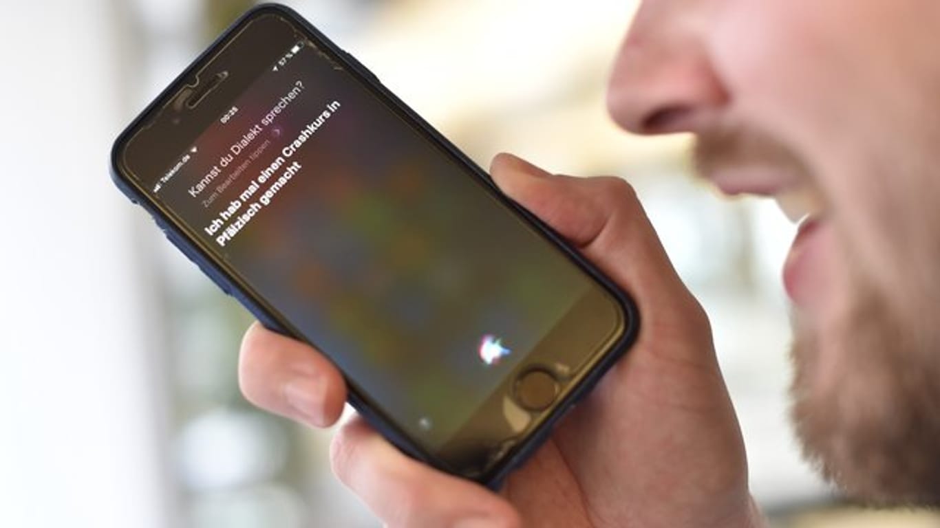 Die App "Siri", aufgenommen bei der Frage ob "Siri" Dialekt sprechen kann.