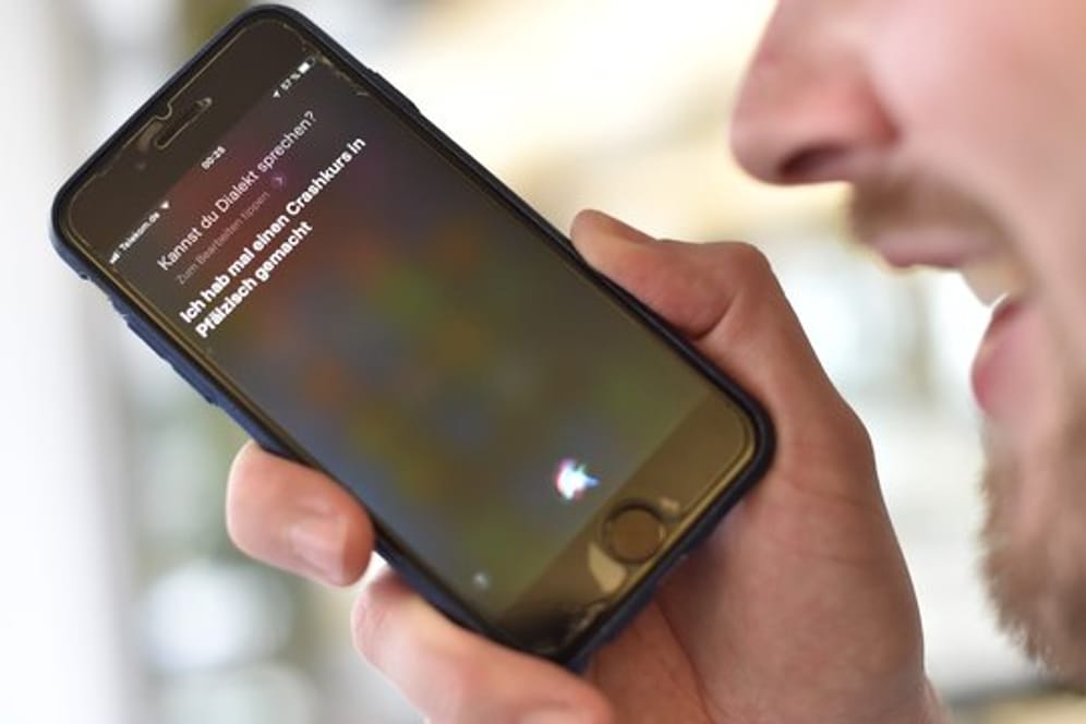 Die App "Siri", aufgenommen bei der Frage ob "Siri" Dialekt sprechen kann.