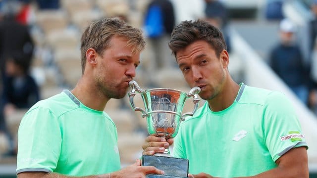 Kevin Krawietz (l) und Andreas Mies hatten die Doppel-Konkurrenz der French Open geweonnen.