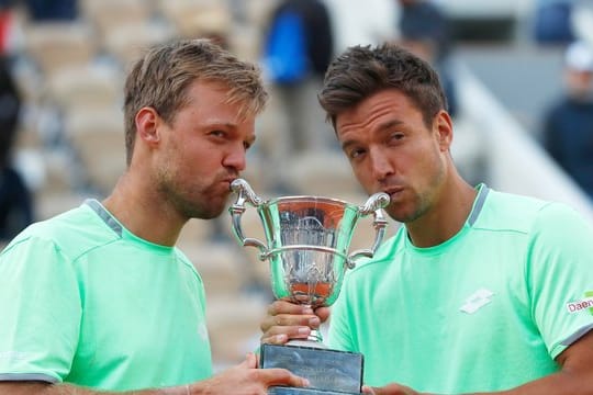 Kevin Krawietz (l) und Andreas Mies hatten die Doppel-Konkurrenz der French Open geweonnen.