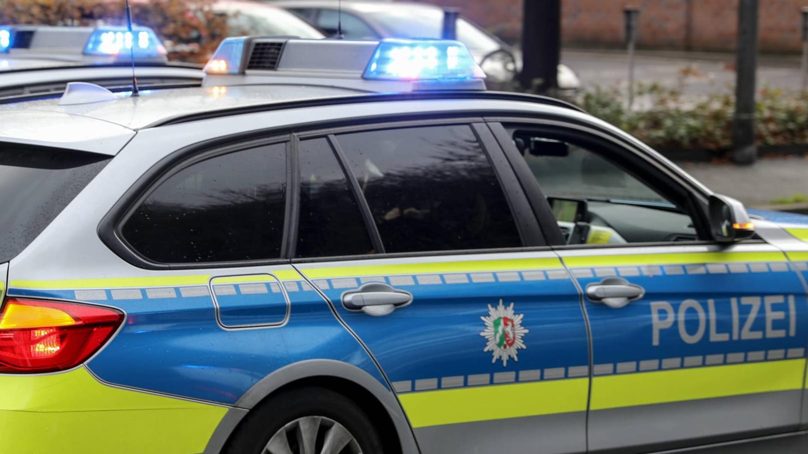 Polizei NRW: Ein Polizist in Bielefeld hat seine Mutter getötet und dann sich selbst. Polizei NRW: Ein Polizist in Bielefeld hat seine Mutter getötet und dann sich selbst.