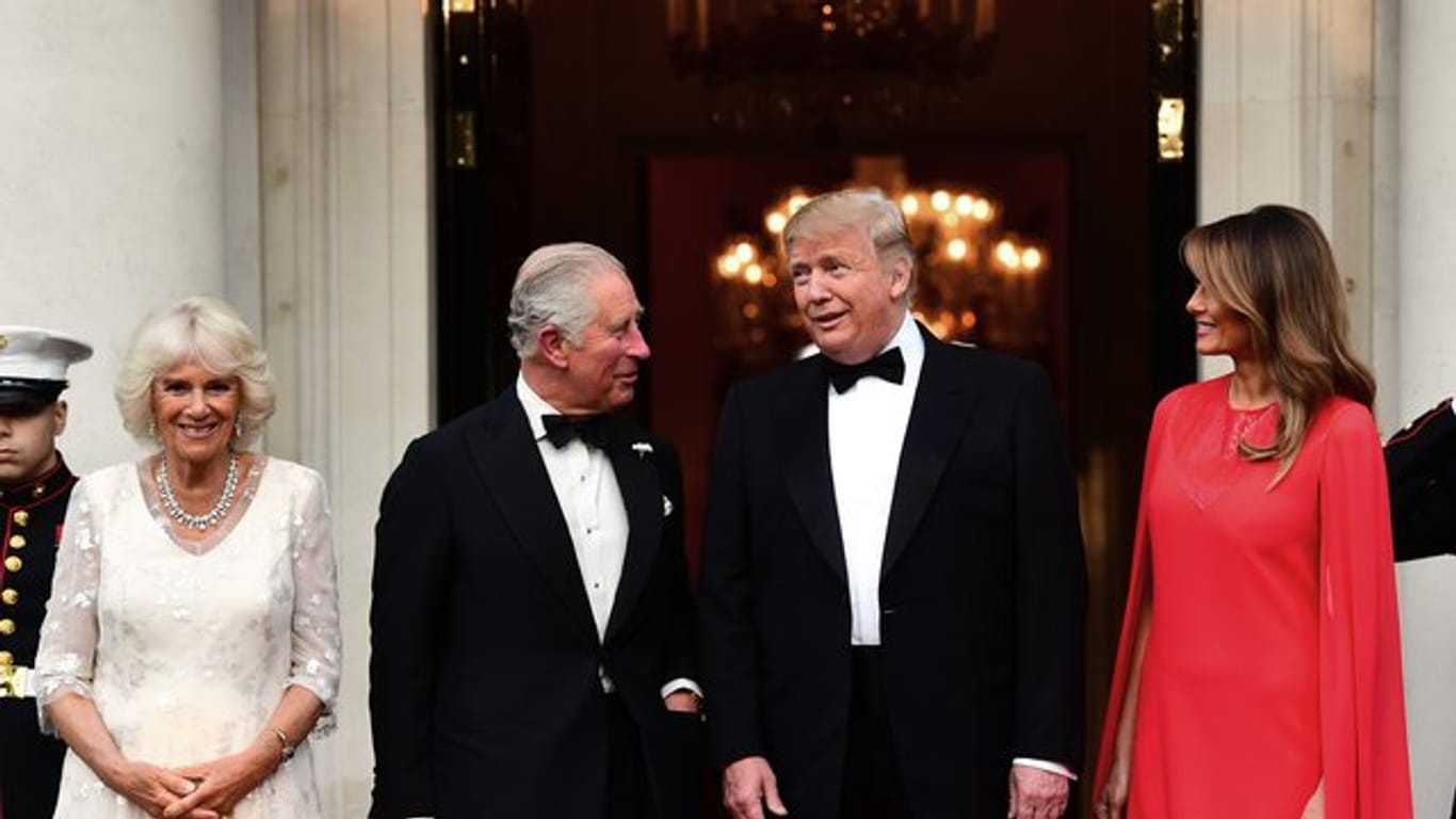 Prinz Charles und Herzogin Camilla treffen auf Donald Trump und seine Frau Melania.