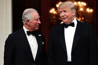 Der britische Prinz Charles und seine Frau Camilla werden im Regent's Park von Donald Trump und seiner Frau Melania Bankett empfangen.