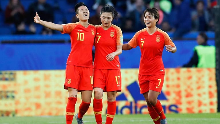 Haben noch Hoffnung auf das Achtelfinale: Die Spielerinnen von China.