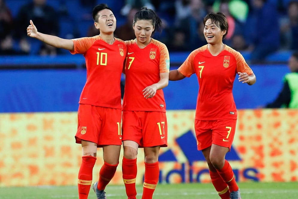 Haben noch Hoffnung auf das Achtelfinale: Die Spielerinnen von China.