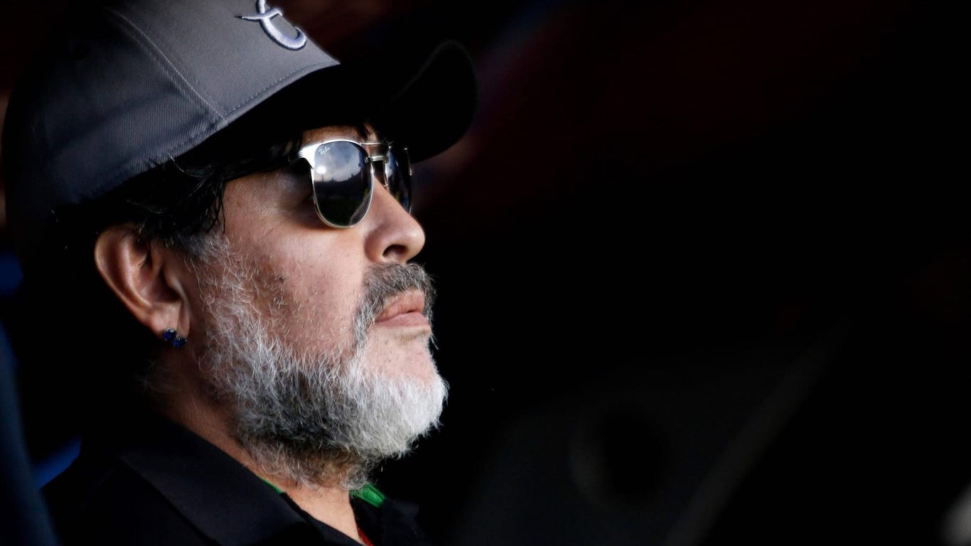 Diego Maradona: In seiner kurzen Amtszeit als Trainer in Mexiko sorgte er regelmäßig für Schlagzeilen.