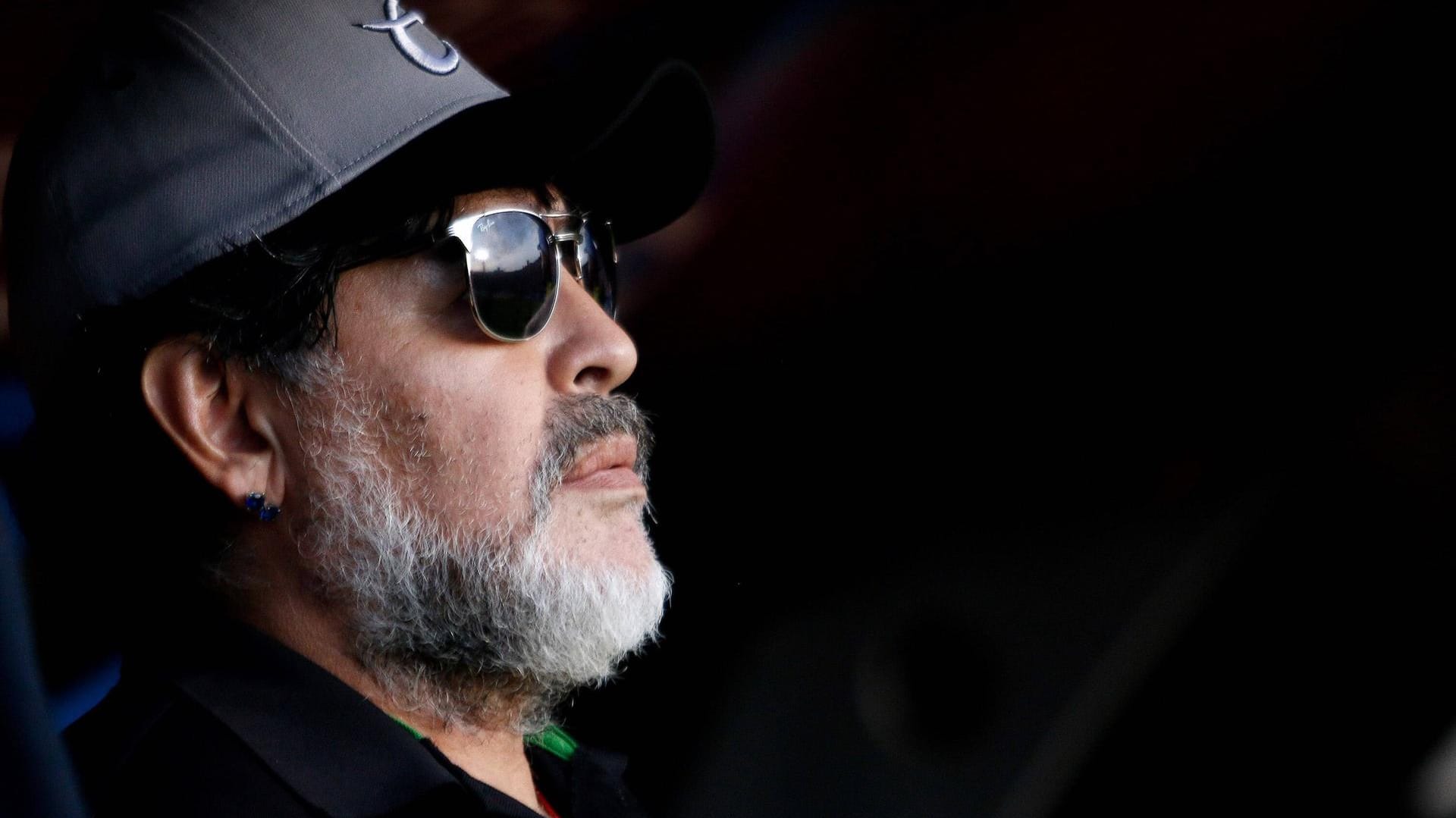 Diego Maradona: In seiner kurzen Amtszeit als Trainer in Mexiko sorgte er regelmäßig für Schlagzeilen. Diego Maradona: In seiner kurzen Amtszeit als Trainer in Mexiko sorgte er regelmäßig für Schlagzeilen.