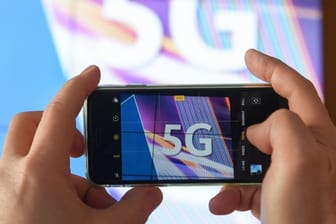 Nach dem Ende der 5G-Mobilfunkauktion: Firmen fangen an, den 5G-Netzstart vorzubereiten.