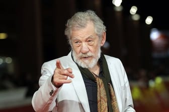 Ian McKellen will Geld für gemeinnützige Theater-Stiftungen sammeln.