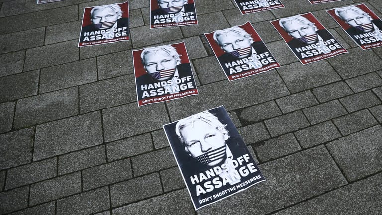 Wikileaks-Gründer Julian Assange ist in Großbritannien in Haft: Unterstützer fordern, ihn nicht an die USA auszuliefern.