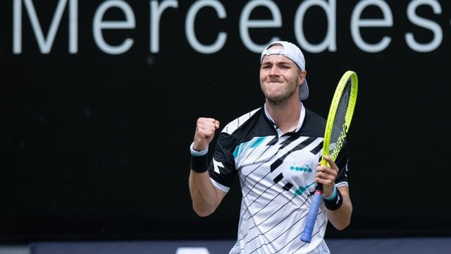 Jan-Lennard Struff ballt nach dem Match die Faust.