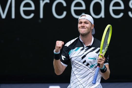 Jan-Lennard Struff ballt nach dem Match die Faust.