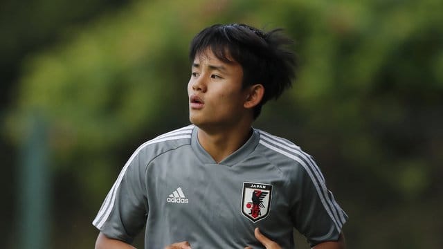 Japans Fußballtalent Takefusa Kubo spielt künftig für Real Madrids B-Elf. Japans Fußballtalent Takefusa Kubo spielt künftig für Real Madrids B-Elf.
