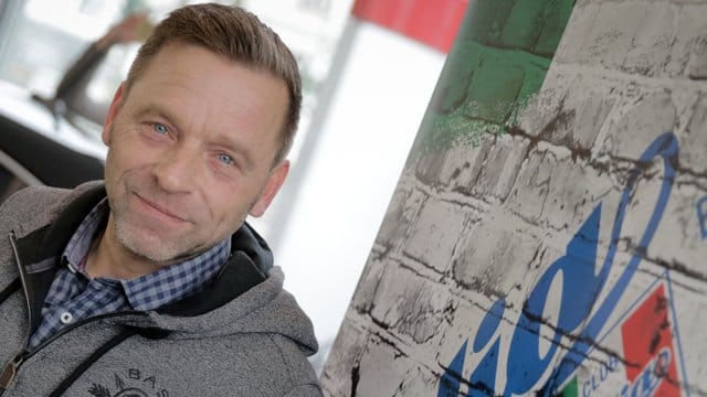 Der ehemalige Fußball-Weltmeister Thomas Häßler ist neuer Cheftrainer von BFC Preussen. Der ehemalige Fußball-Weltmeister Thomas Häßler ist neuer Cheftrainer von BFC Preussen.