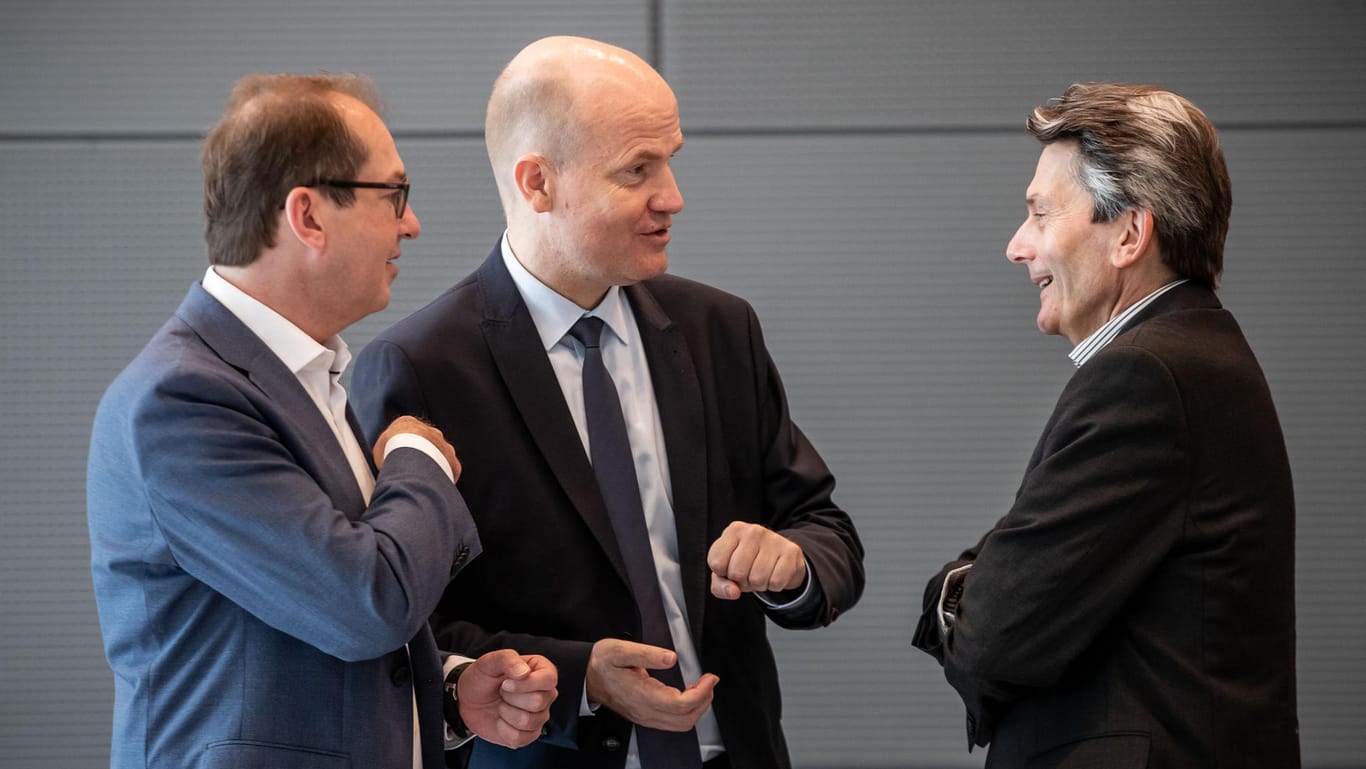 "Viel, viel Übereinstimmung": v.l. Alexander Dobrindt (CSU), Ralph Brinkhaus (CDU) und Rolf Mützenich (SPD) bei der Klausurtagung der Koalitionsfraktionen.
