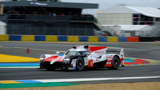 Das 24-Stunden-Rennen in Le Mans ist in seiner langen Geschichte zur Motorsport-Legende geworden. Das 24-Stunden-Rennen in Le Mans ist in seiner langen Geschichte zur Motorsport-Legende geworden.