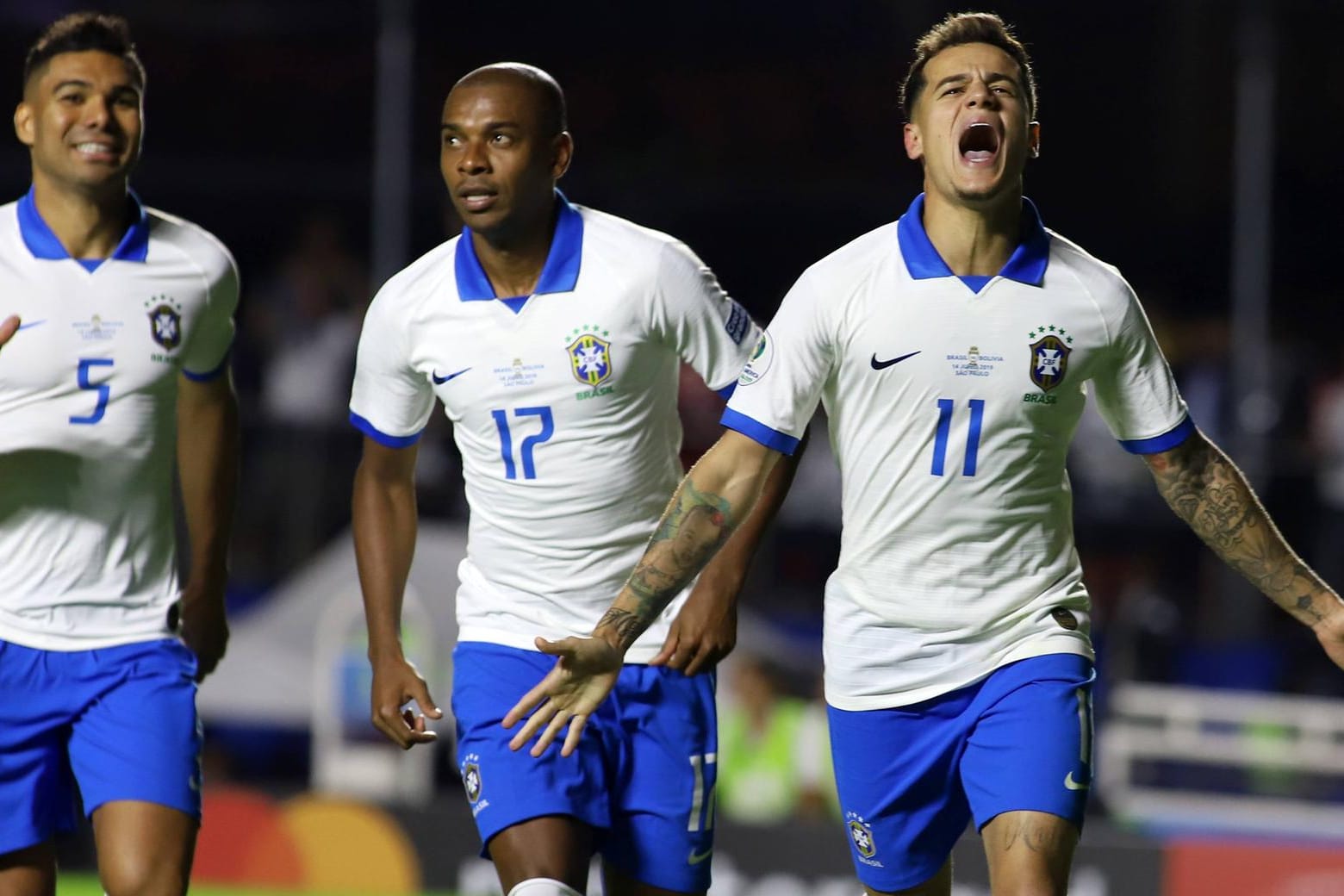 Pure Freude bei der Selecao: Philippe Coutinho (r.) traf per Elfmeter zum 2:0 gegen Bolivien.