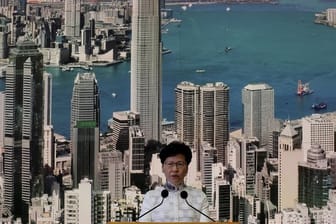Carrie Lam, Regierungschefin von Hongkong: Nach Massenprotesten hat Hongkong Pläne für ein umstrittenes Gesetz für Auslieferungen an China ausgesetzt.