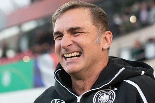 U21-Bundestrainer Stefan Kuntz hat vor dem Auftakt der U21-EM in Italien gut lachen.