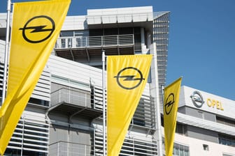 Opel in Rüsselsheim: Der Autobauer soll 210.000 Fahrzeuge zurückrufen.