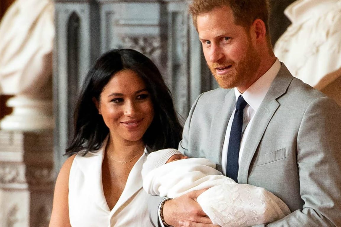 Herzogin Meghan und Prinz Harry mit ihrem Sohn Archie Harrison: Hier traten sie erstmals als kleine Familie vor ausgewählte Presseleute.