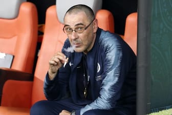 Maurizio Sarri raucht seine Zigaretten zukünftig auf der Juventus-Bank.