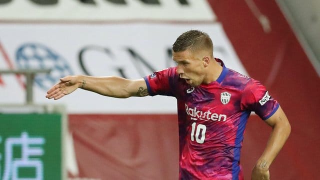 Der japanische Klub Vissel Kobe muss weiter auf Lukas Podolksi verzichten. Der japanische Klub Vissel Kobe muss weiter auf Lukas Podolksi verzichten.