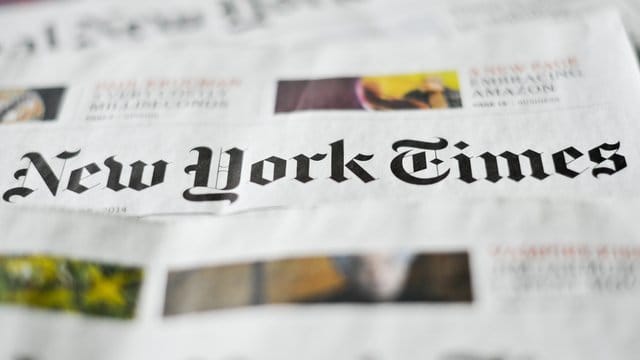 US-Präsident Trump hat die "New York Times" wegen eines Artikels über amerikanische Cyber-Übergriffe gegen Russland scharf attackiert. US-Präsident Trump hat die "New York Times" wegen eines Artikels über amerikanische Cyber-Übergriffe gegen Russland scharf attackiert.