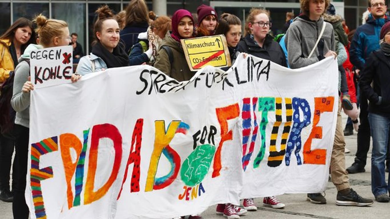 Ansporn für die UN-Klimakonferenz in Bonn: Kundgebung von "Fridays for Future" in Jena.