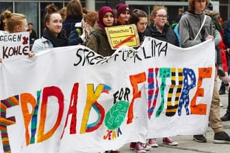 Ansporn für die UN-Klimakonferenz in Bonn: Kundgebung von "Fridays for Future" in Jena.