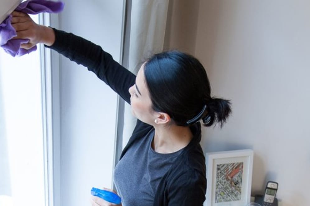 Die erste Regel für den Fensterputz - leider: Regelmäßiger Putzen.